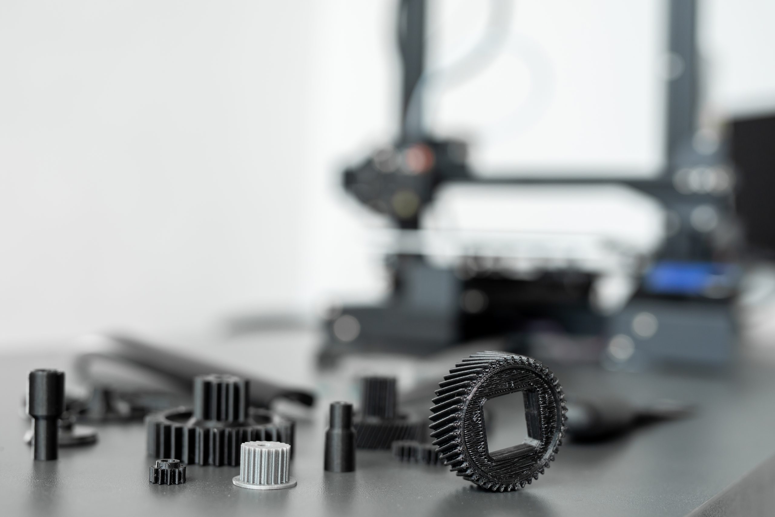 3d printed objects on the table in the laboratory